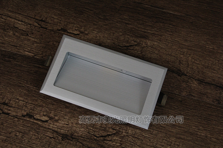 长方形装饰壁灯